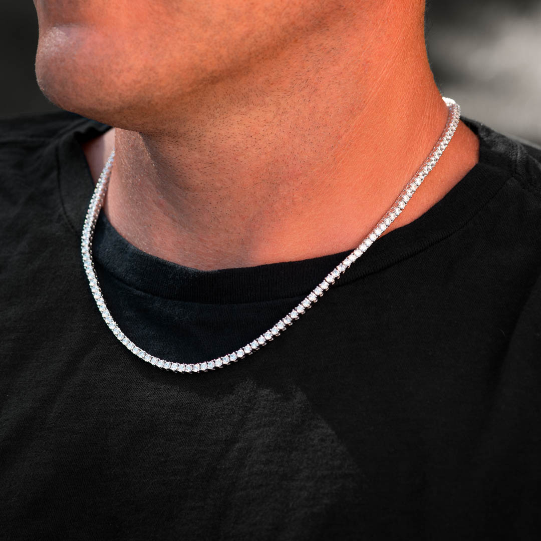 Model wearing Silver Men&