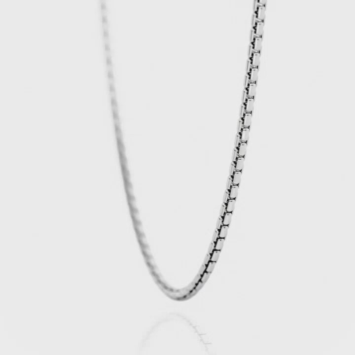 video of the Van Xander Round Box chain
