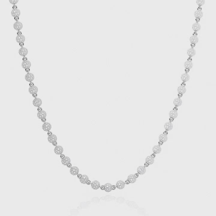 Video of sparkling diamonds on bead chain